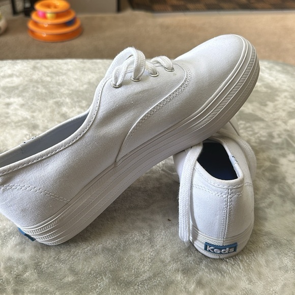 Platform ked White sneaker size6 1/2 - Picture 3 of 3